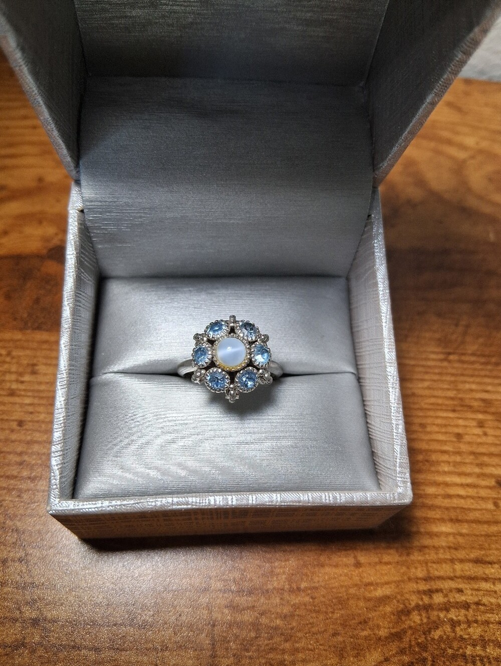 Vintage Avon Ring Adjustable Size 5-7